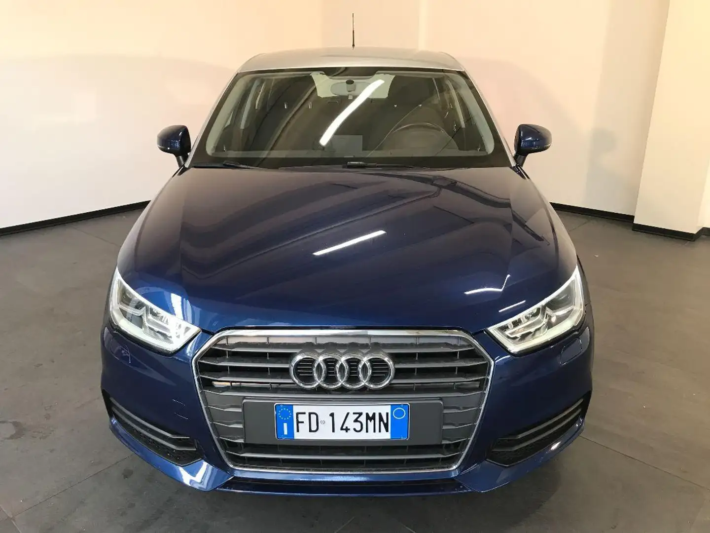 Audi A1 1.6 TDI 116 CV Azul - 2