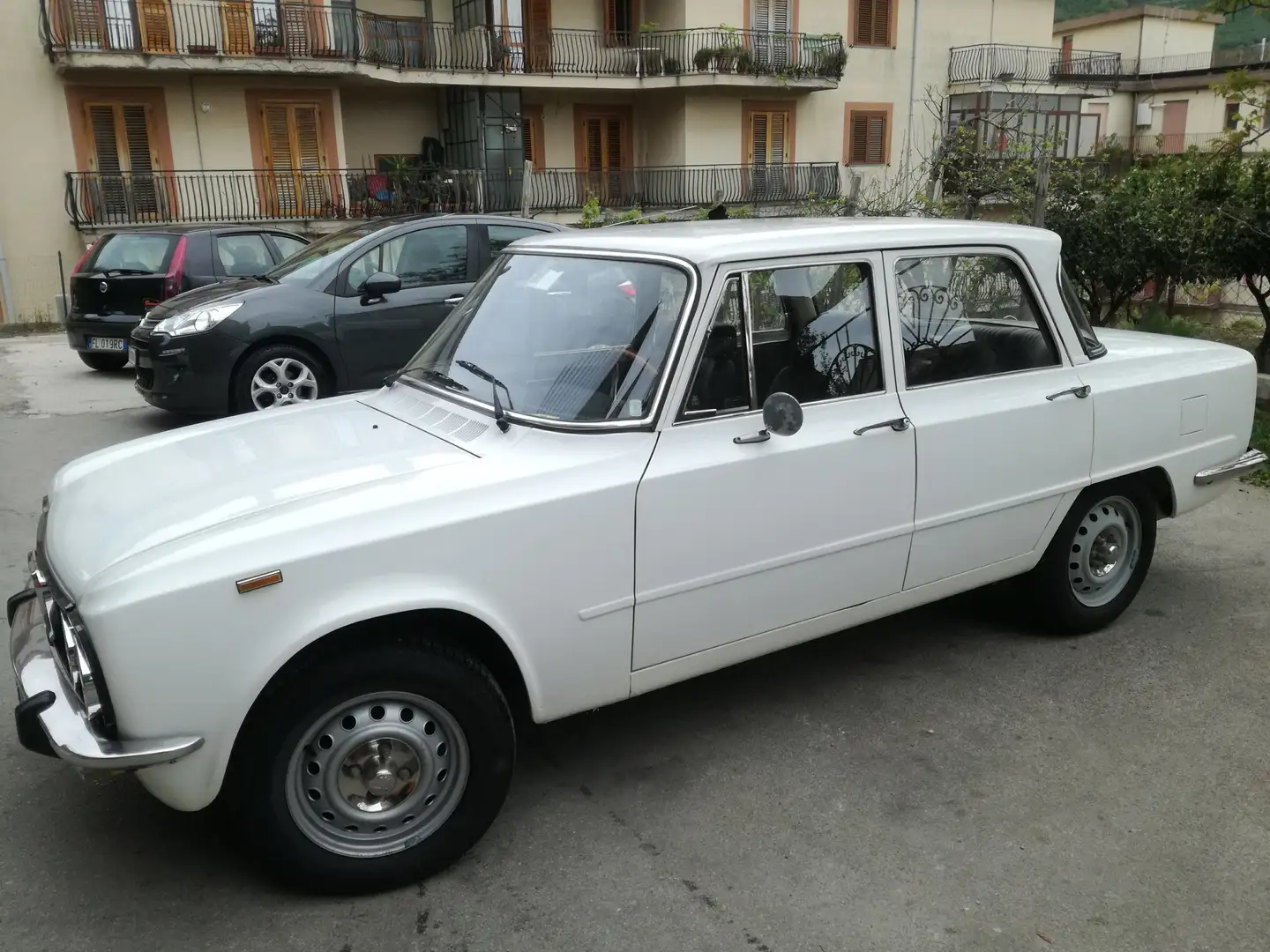 Alfa Romeo Giulia super 1.300 Bianco - 1