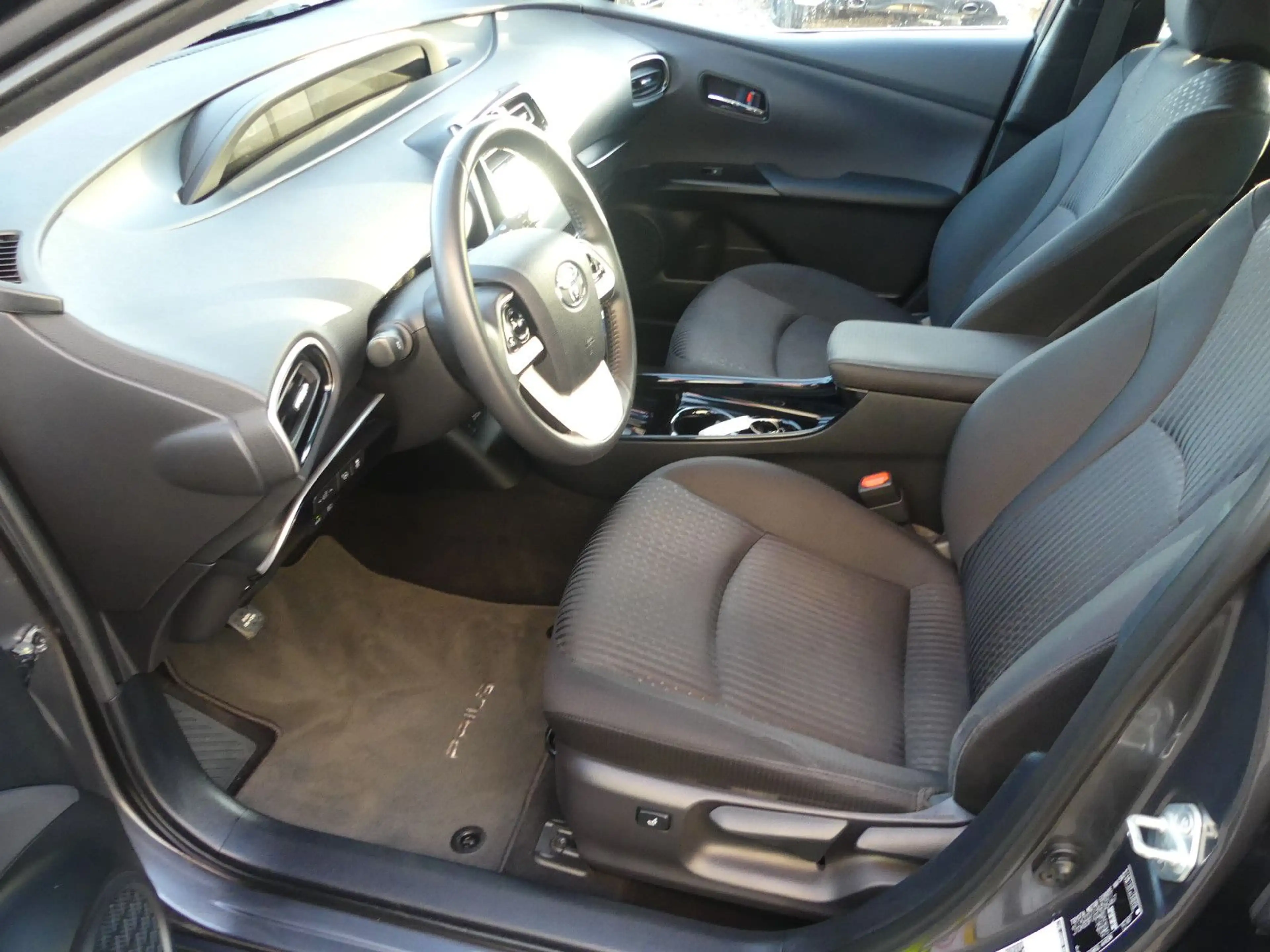 Toyota Prius /LED/HUD/SitzHeiz/KeyLess/DAB — photo 9