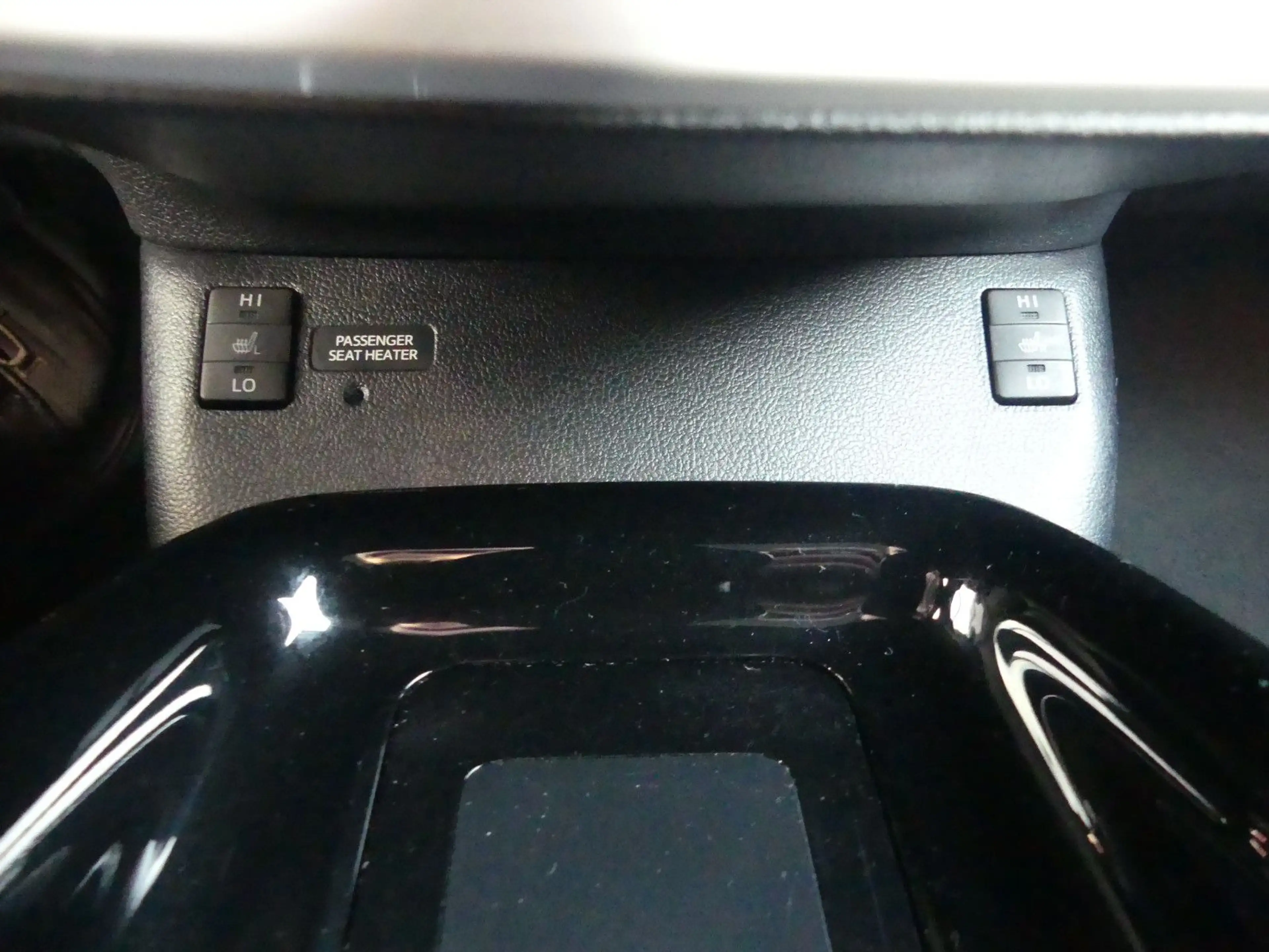Toyota Prius /LED/HUD/SitzHeiz/KeyLess/DAB — photo 11