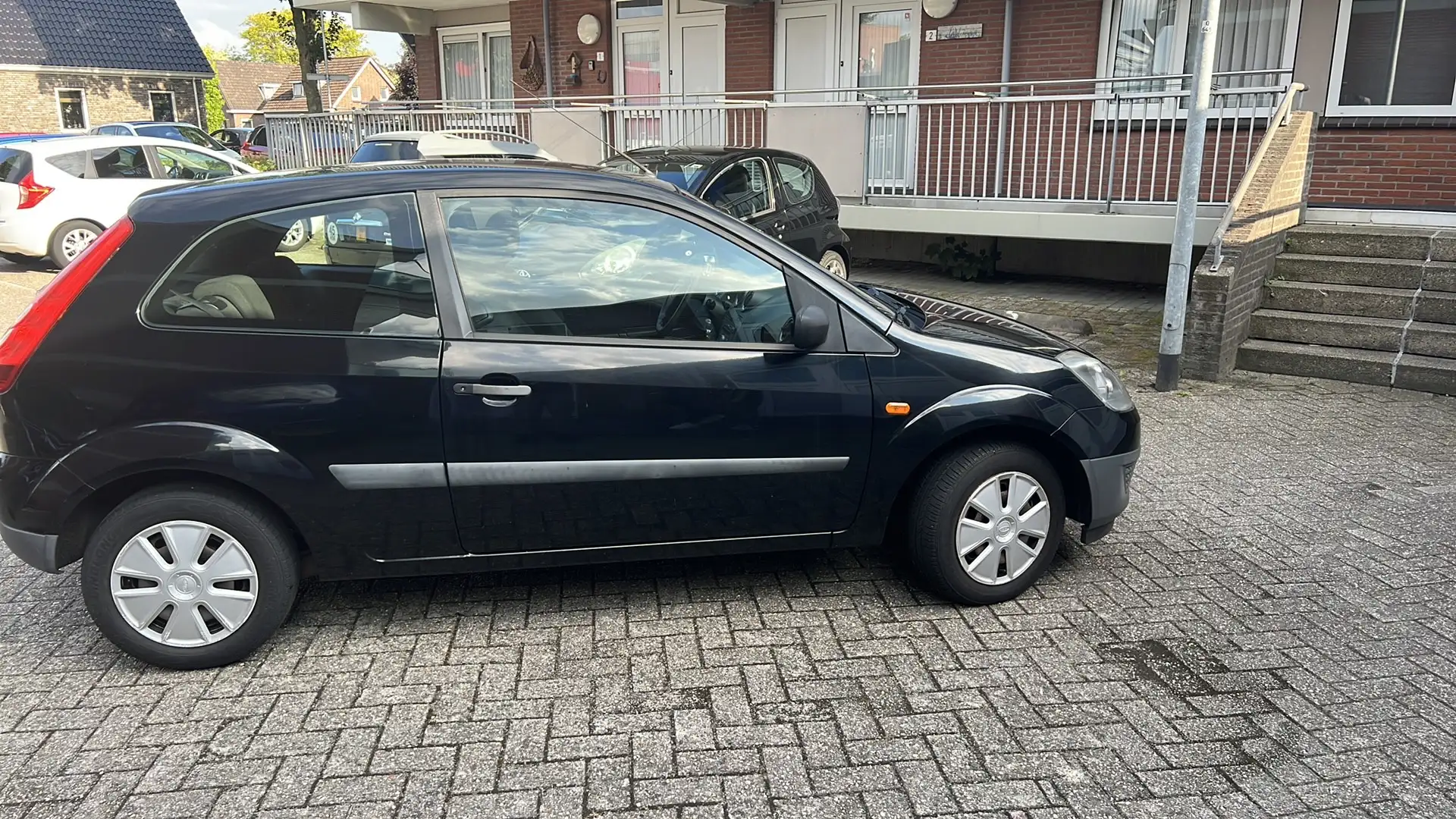 Ford Fiesta 1.3-8V Champion Zwart - 2