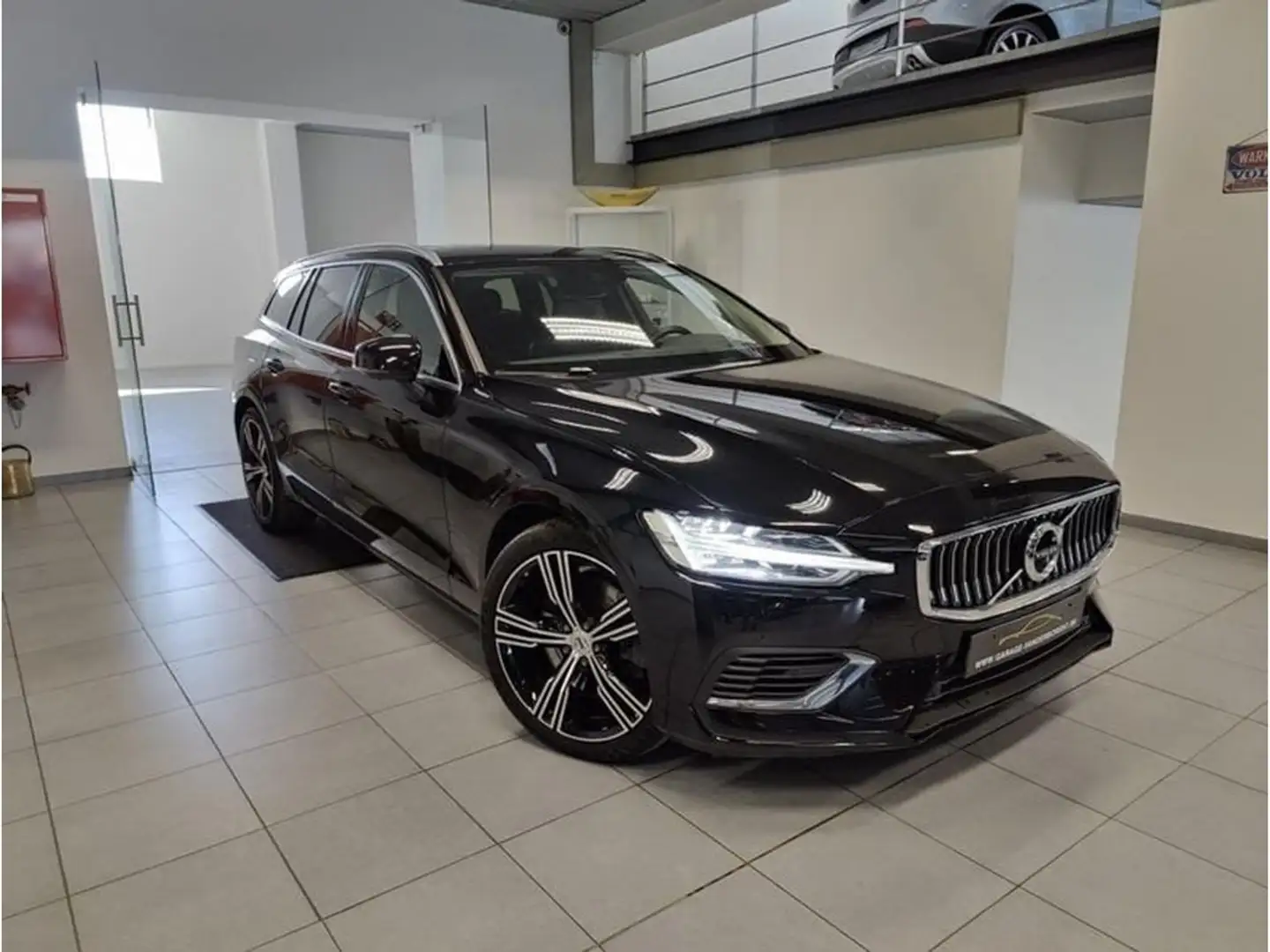 Volvo V60 INSCRIPTION PLUG-IN HYBRID AUTOMAAT Noir - 1