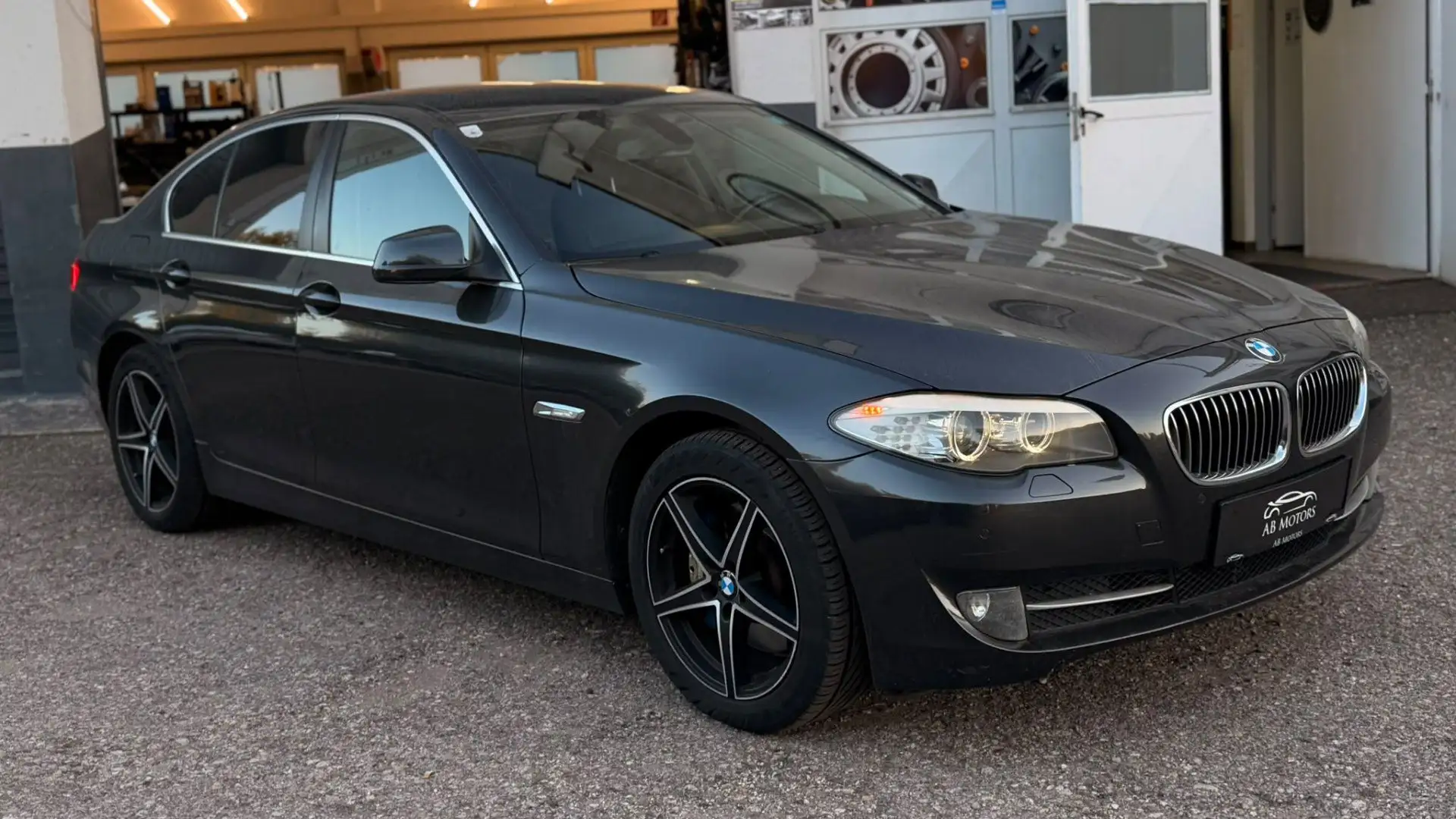 BMW 525 - 525d DPF Grau - 1