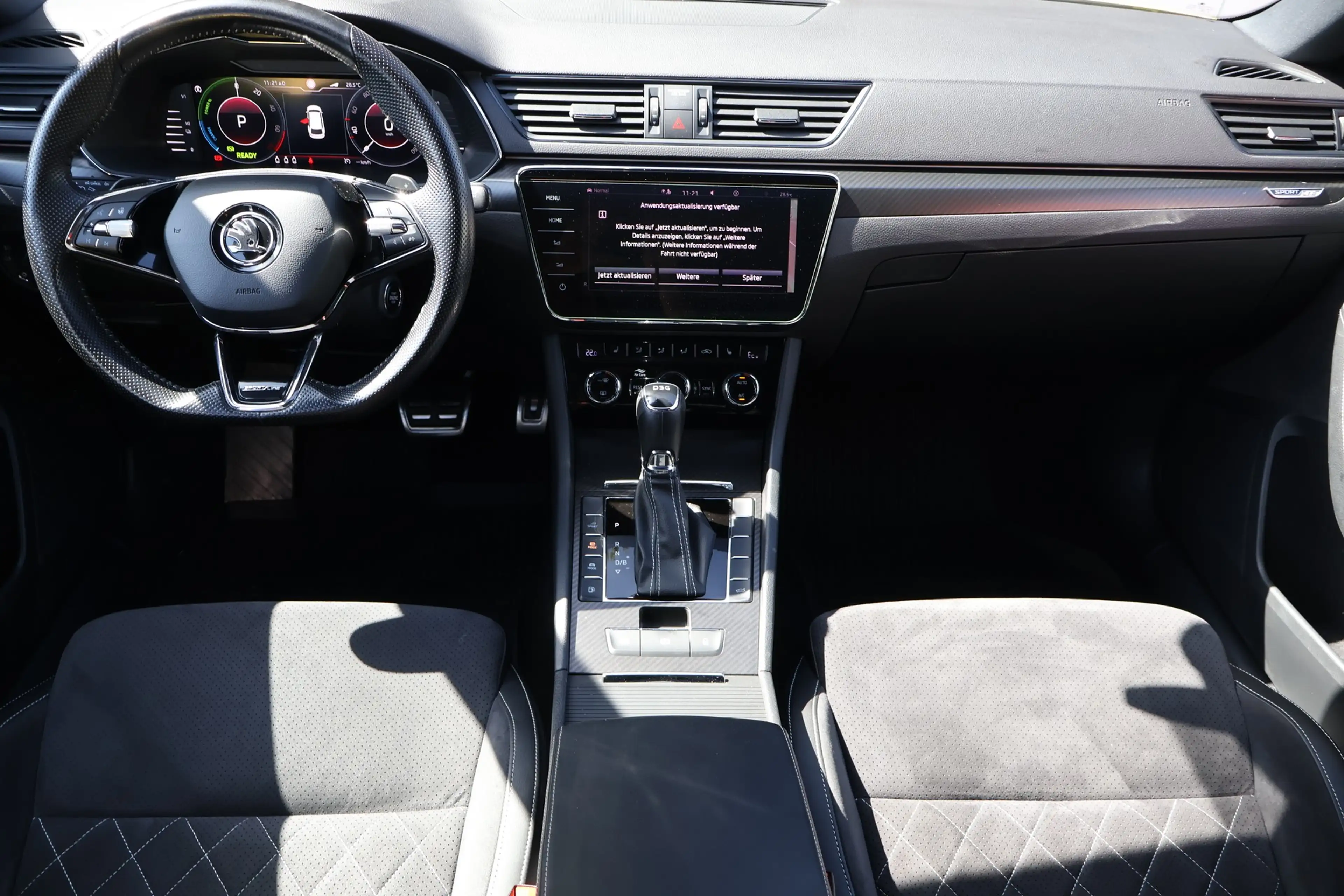 Skoda Superb Combi Sportline iV Navi Tempomat Keyless — photo 11