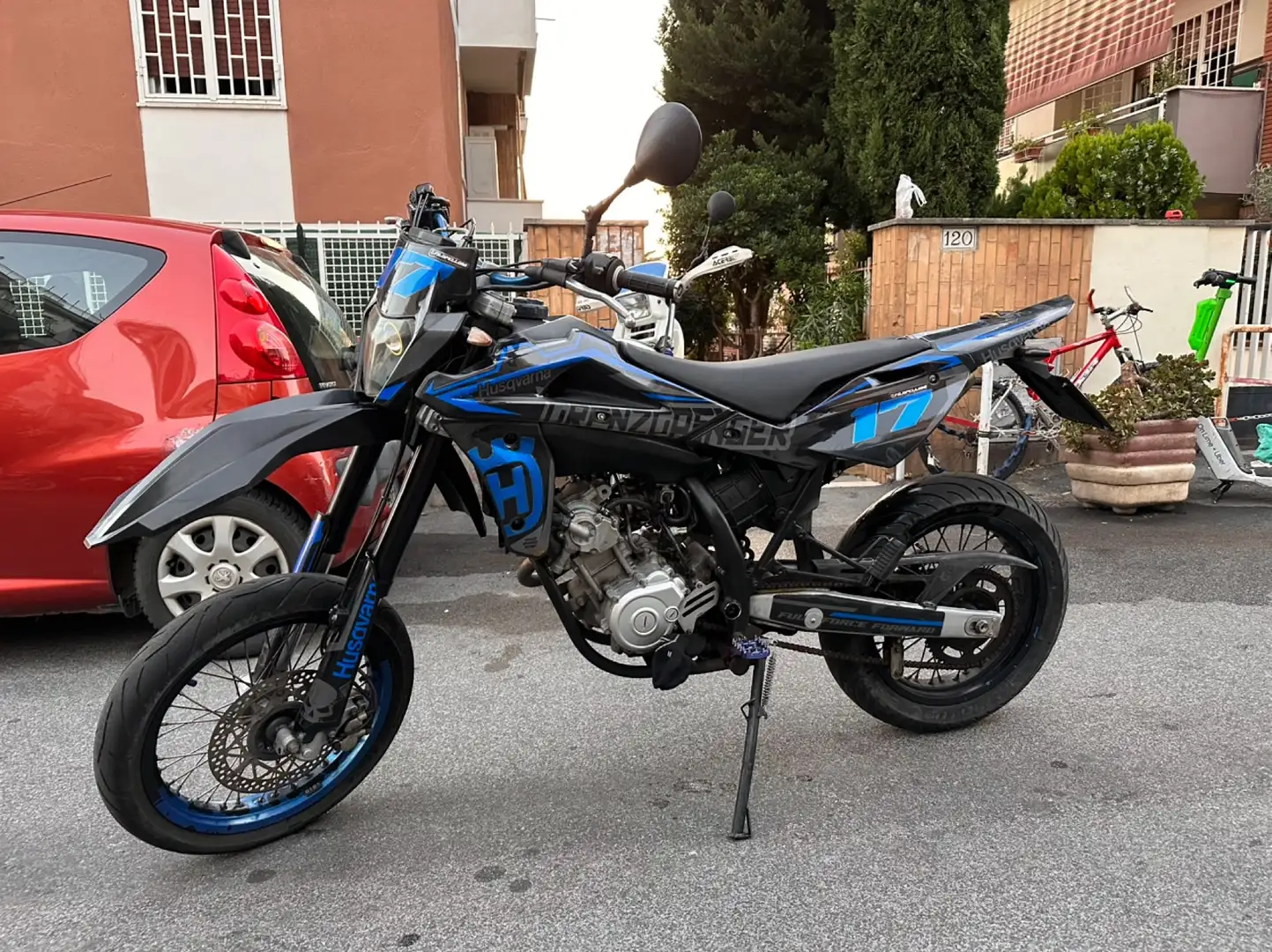 Husqvarna SM 125 Blu/Azzurro - 1