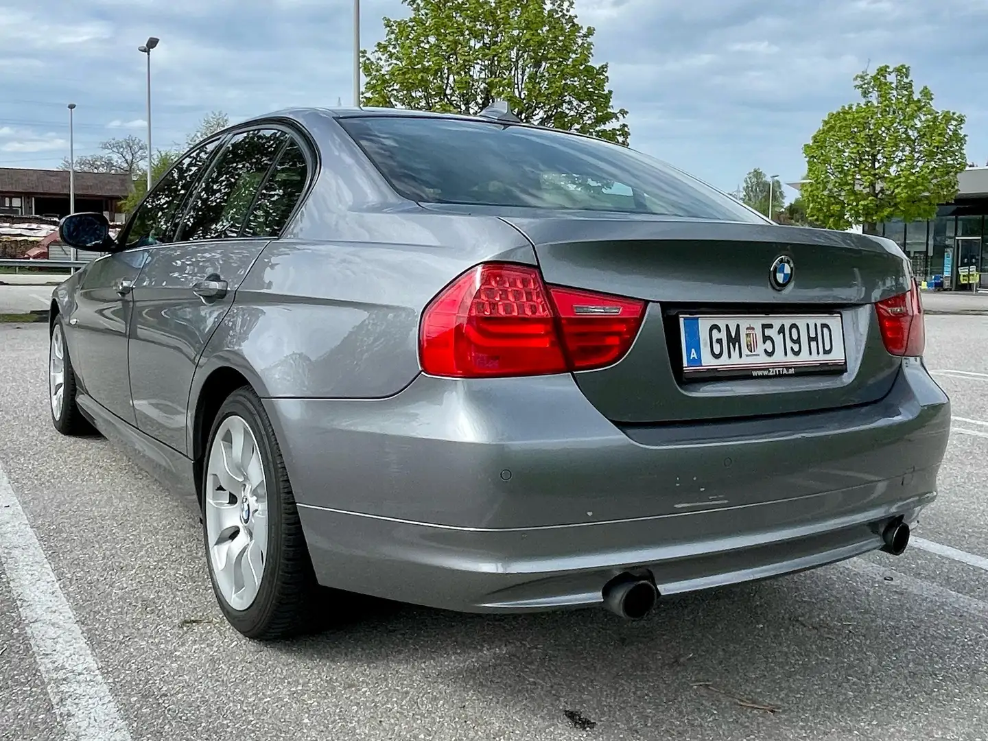 BMW 335 335i xDrive Aut. LCI N54 Schwarz - 1