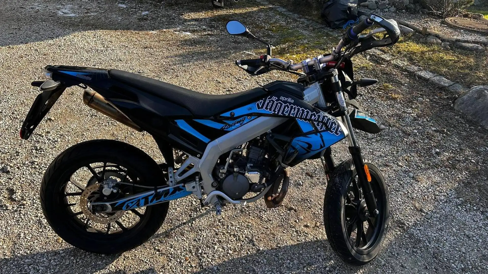 Aprilia SX 50 Blau - 1