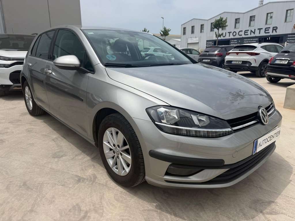 Volkswagen Golf 1.0 TSI Advance 81kW - foto 1