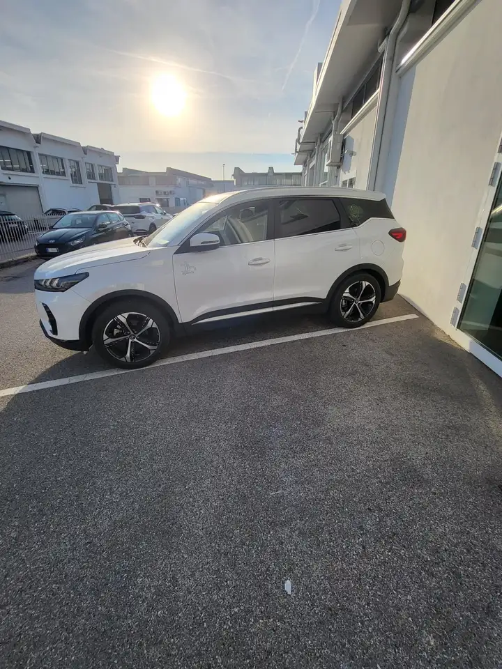 DR Automobiles DR6