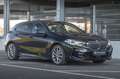 BMW 120 i Lim. Aut.*M Sport*KAM*PANO*LRH*AppleCarPlay Schwarz - thumbnail 1