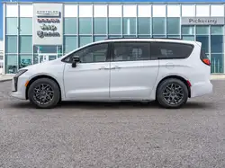 Chrysler Pacifica 2027