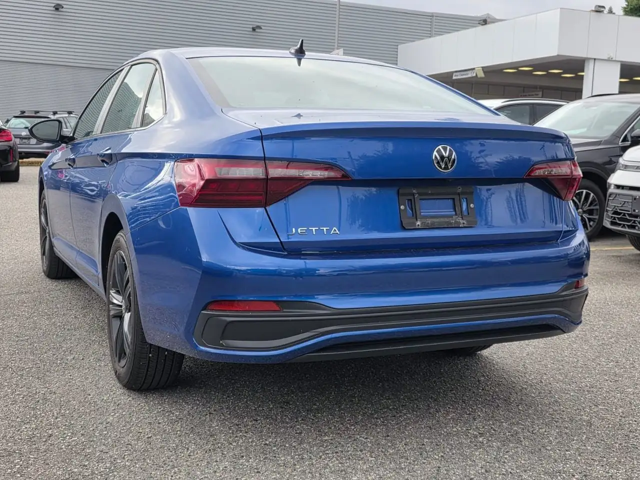 Volkswagen Jetta снимка Volkswagen Jetta