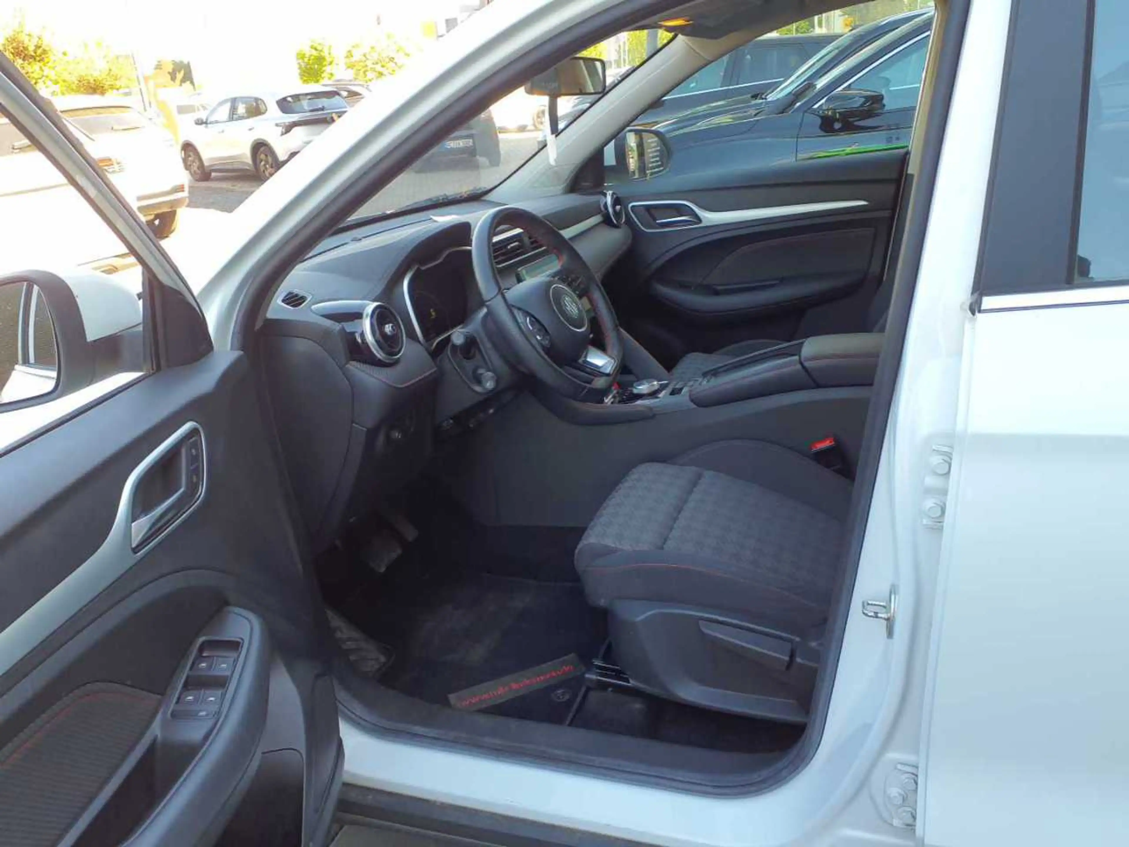 MG ZS EV Comfort NAVI LED SHZ RFK ACC — photo 7