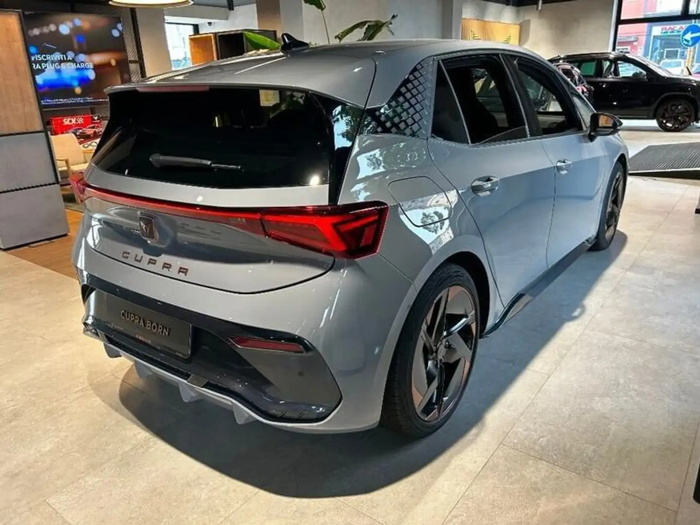 CUPRA Born 58kWh 231 CV e-Boost Šedá - 2