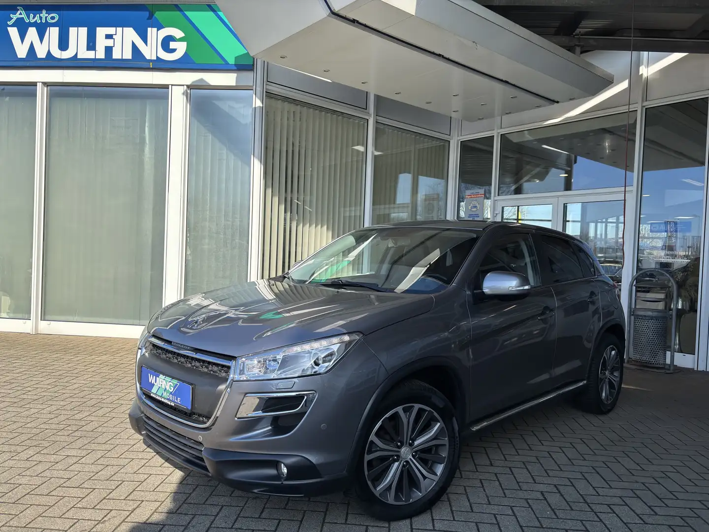 Peugeot 4008 Allure 4WD Sitzheizung Navi Leder Xenon PDC Gris - 1