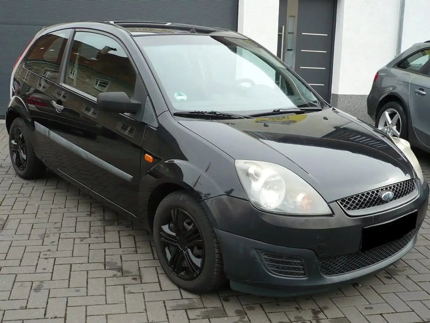 Ford Fiesta 1.3 Ambiente klima Servo Airbag Schwarz - 1