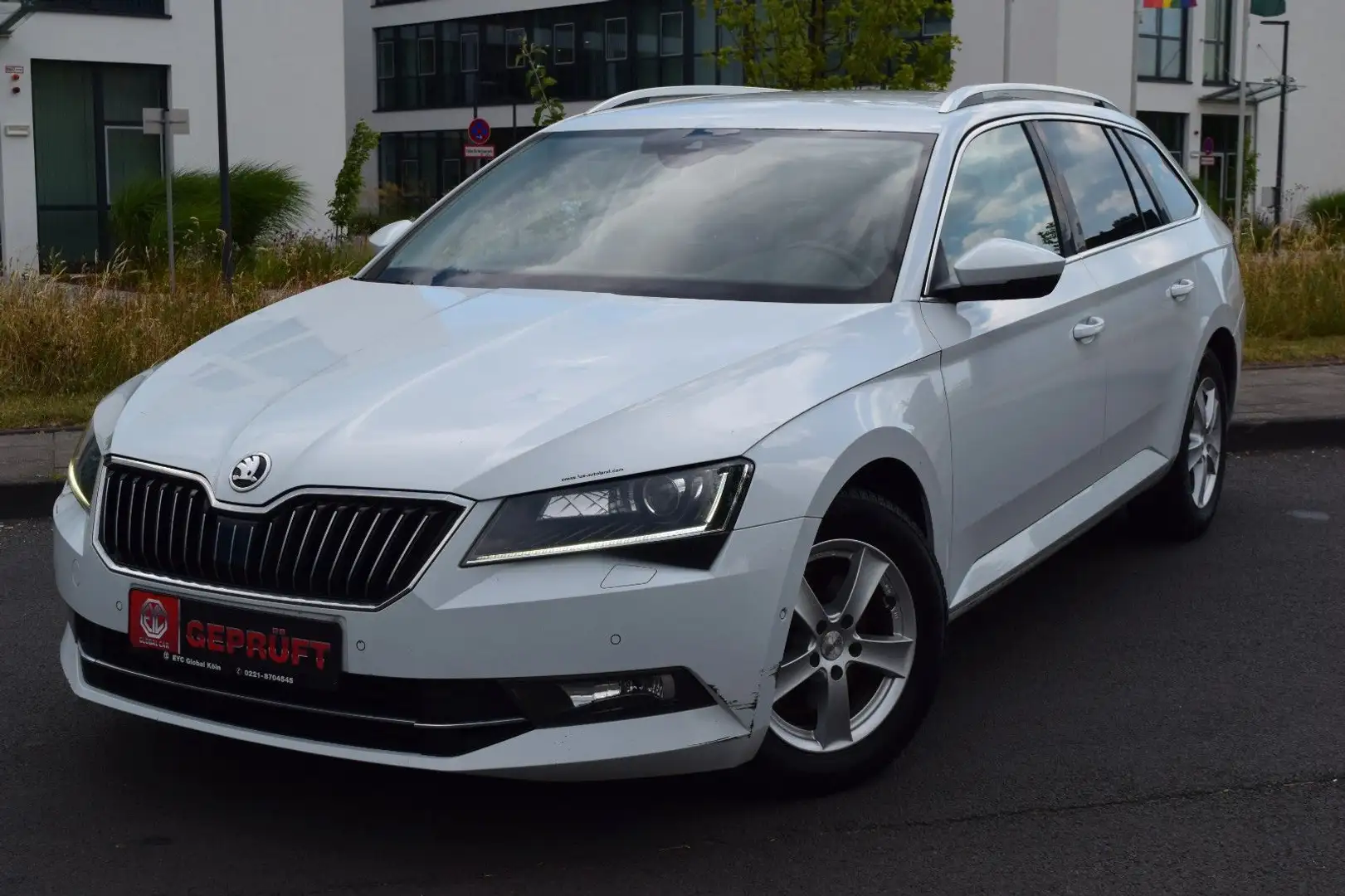 Skoda Superb Combi Green tec 190 PS,Navi,Alcantara Weiß - 1
