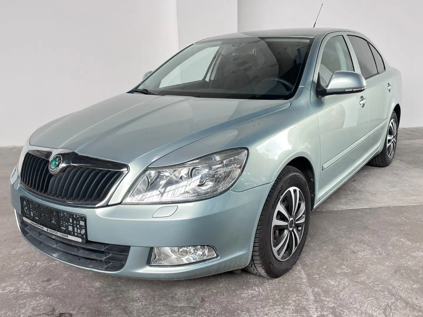Skoda Octavia Lim. Ambiente 1.4 Grau - 1
