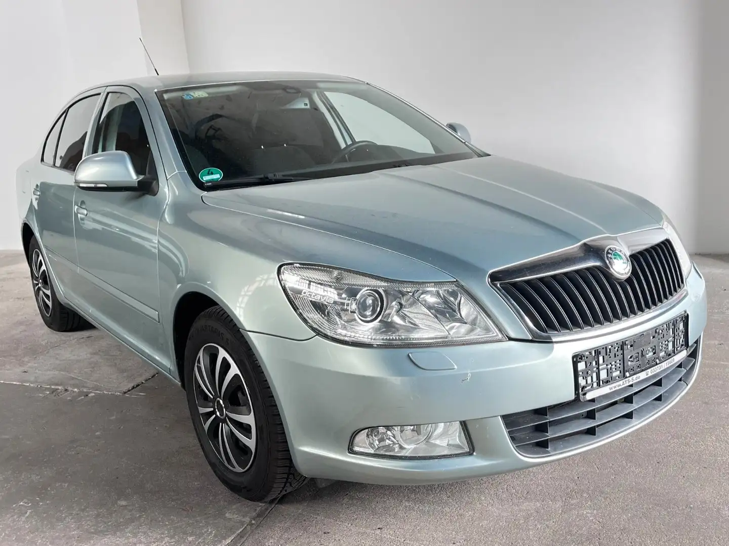Skoda Octavia Lim. Ambiente 1.4 Grau - 2