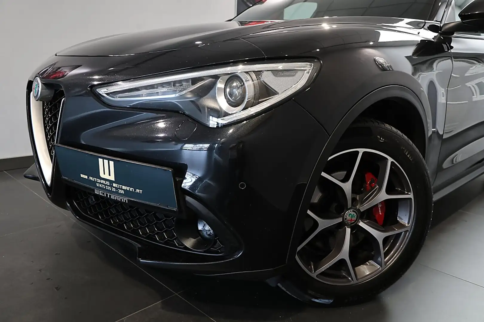 Alfa Romeo Stelvio Super 2,2 ATX AWD Schwarz - 2