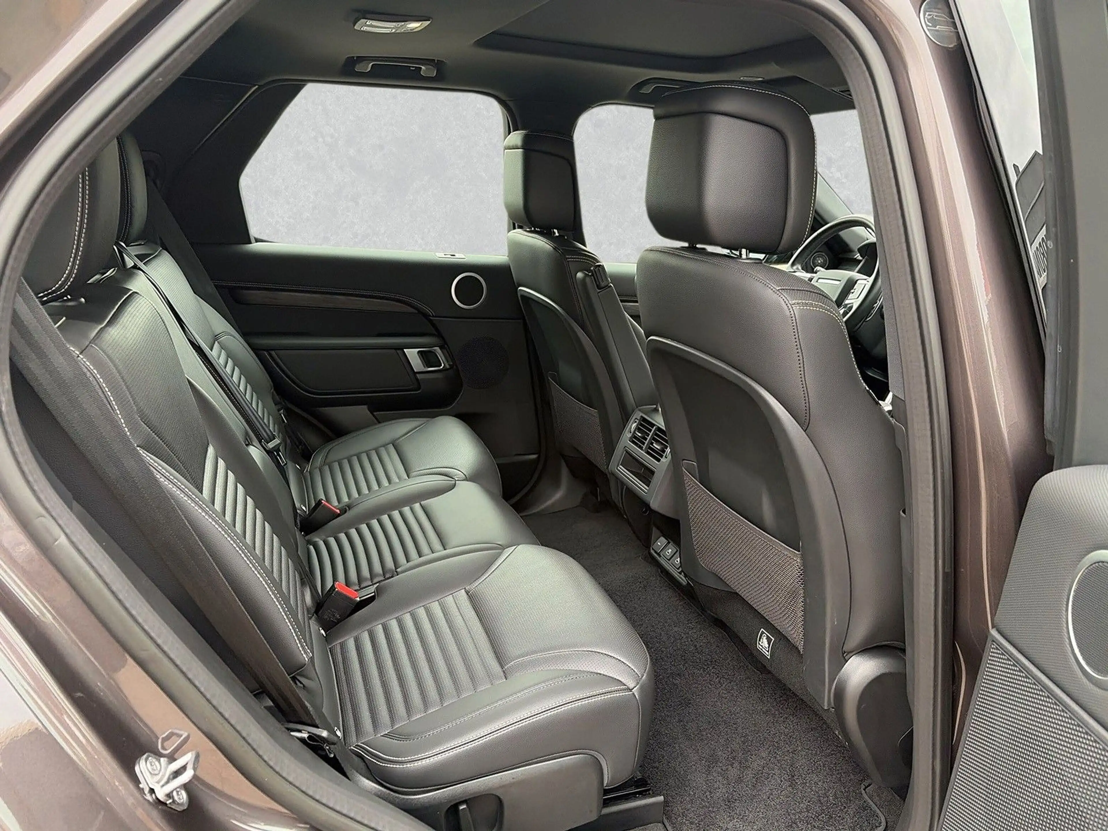Land Rover Discovery D300 R-DYNAMIC SE Panorama/AHK — photo 5