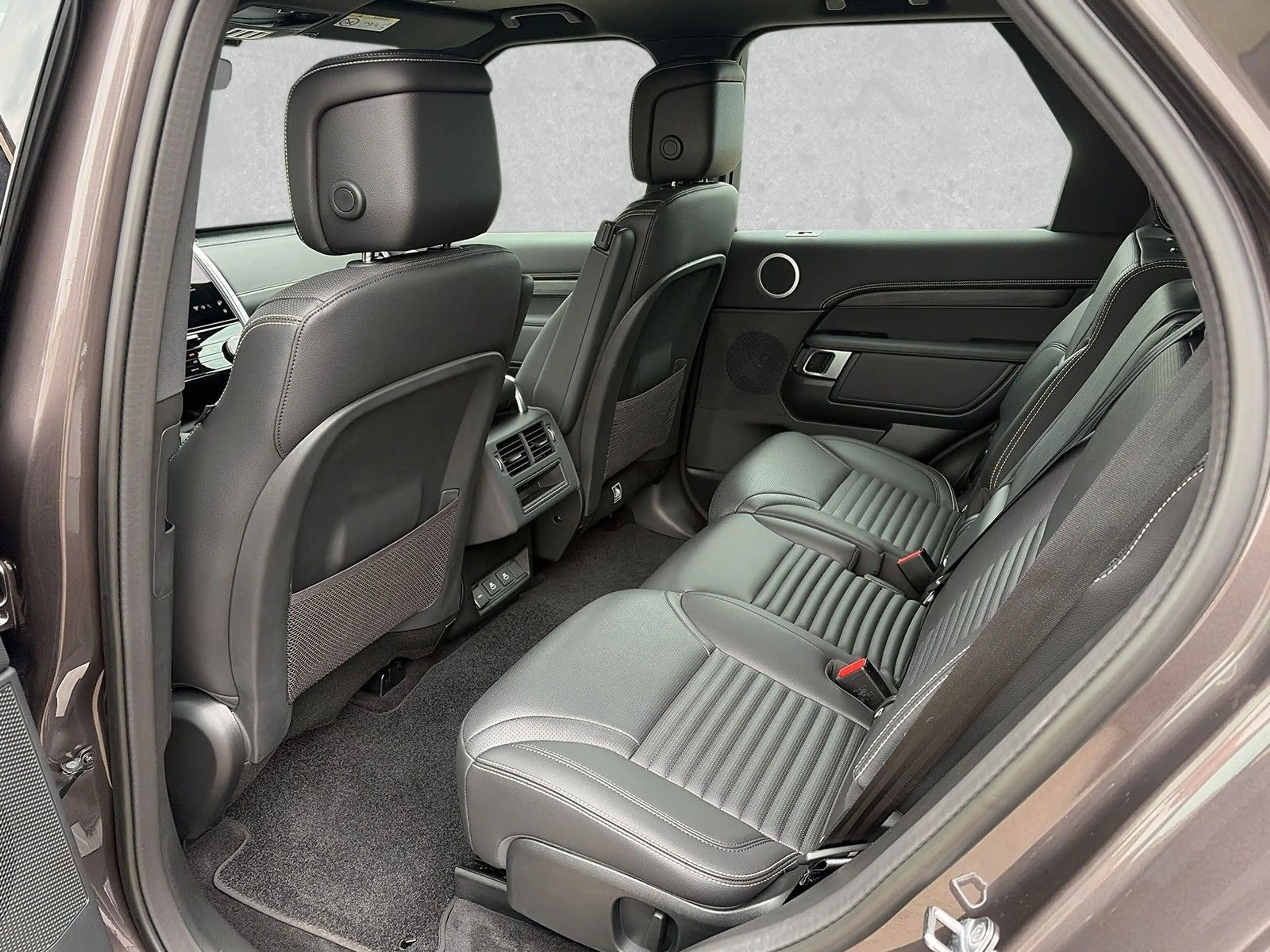 Land Rover Discovery D300 R-DYNAMIC SE Panorama/AHK — photo 14