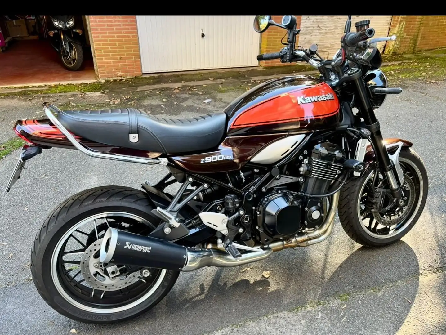 Kawasaki Z900RS Orange - 1