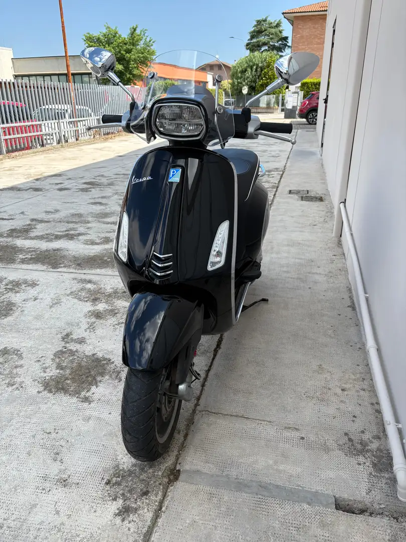 Vespa Sprint 125 i.e. ABS Schwarz - 1