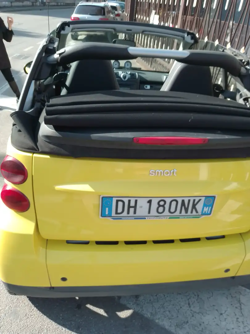 smart forTwo Fortwo II 2007 Cabrio Cabrio 1.0 Passion 71cv Giallo - 1