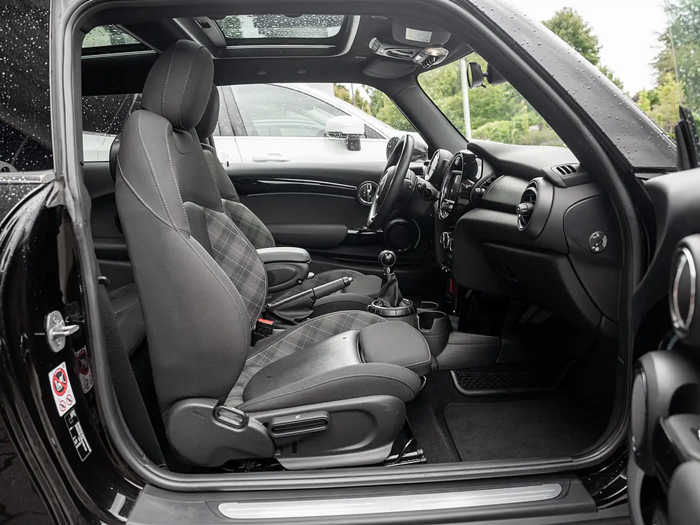 MINI Cooper Schwarz - 2