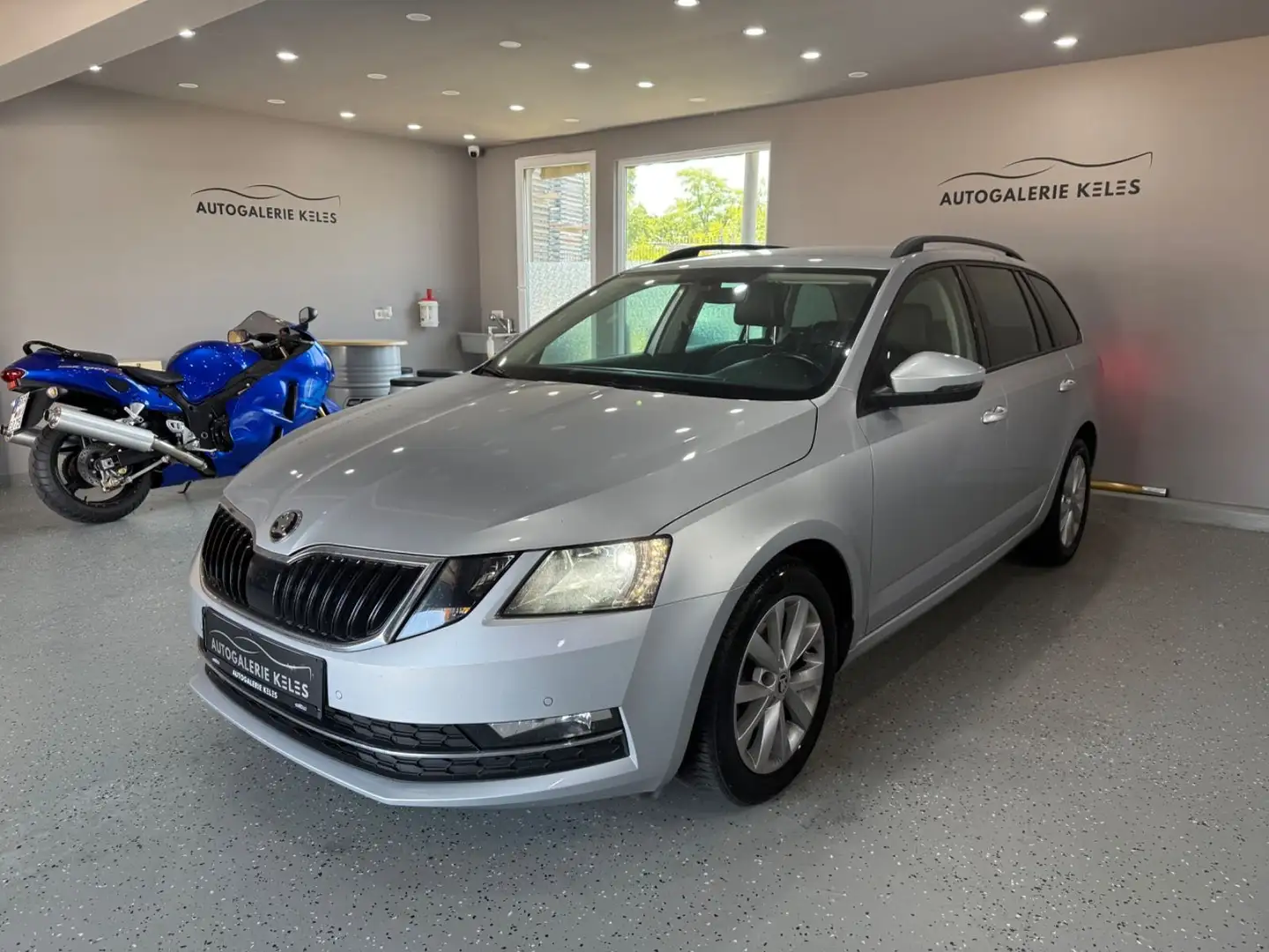 Skoda Octavia Combi Style Autom. LEDER*NAVI*XEN*SHZ*PD Silber - 2