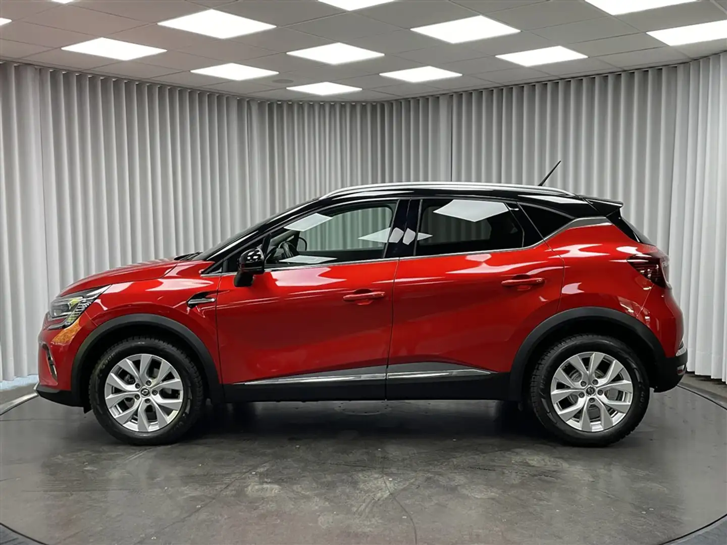 Renault Captur 1.3 TCe / Aut / Navi / Keyless / Cruise co / ... Rouge - 2