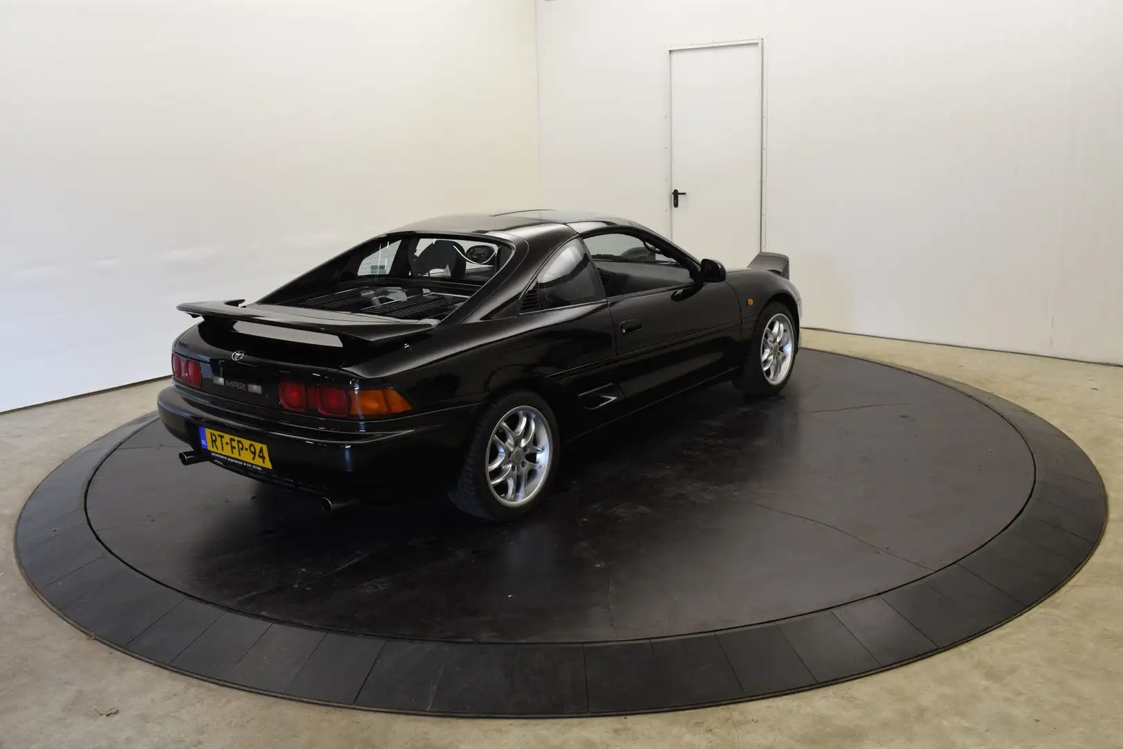 Toyota MR 2 2.0 GTi Nieuwstaat 1e Lak Limited Edition crna - 2