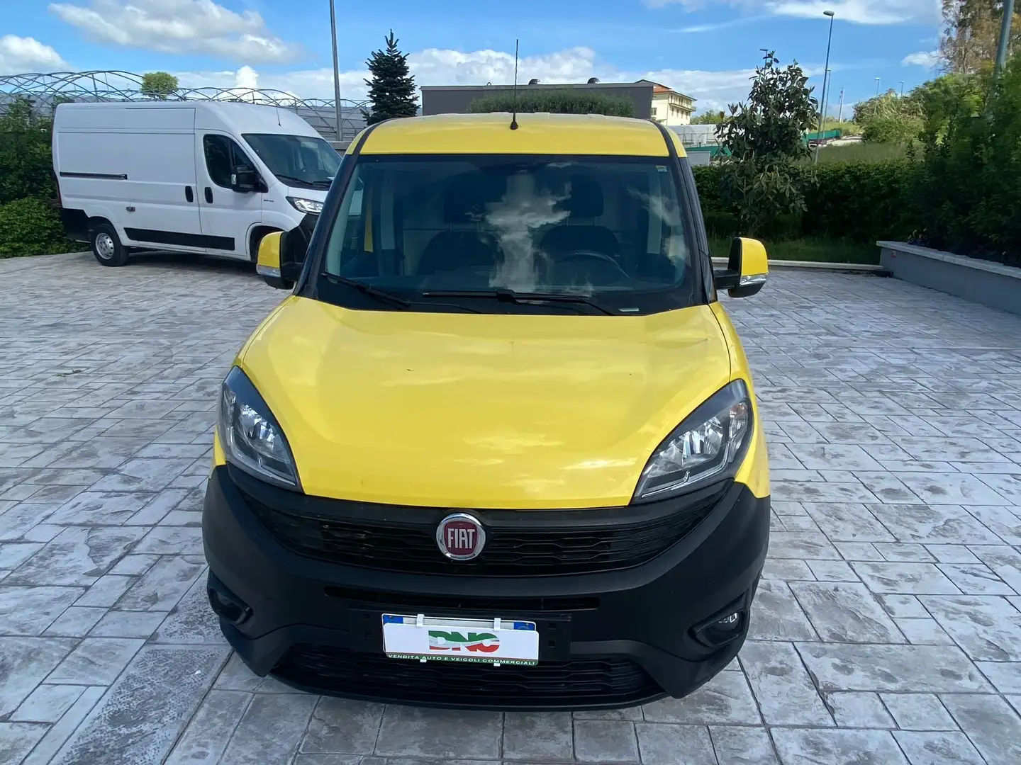 Fiat Doblo 1.3 MJT Jaune - 2
