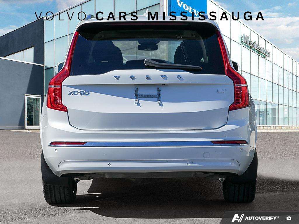 2024 Volvo XC90 Plus Bright Theme alt 5