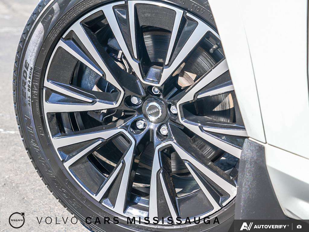 2024 Volvo XC90 Plus Bright Theme thumb 6