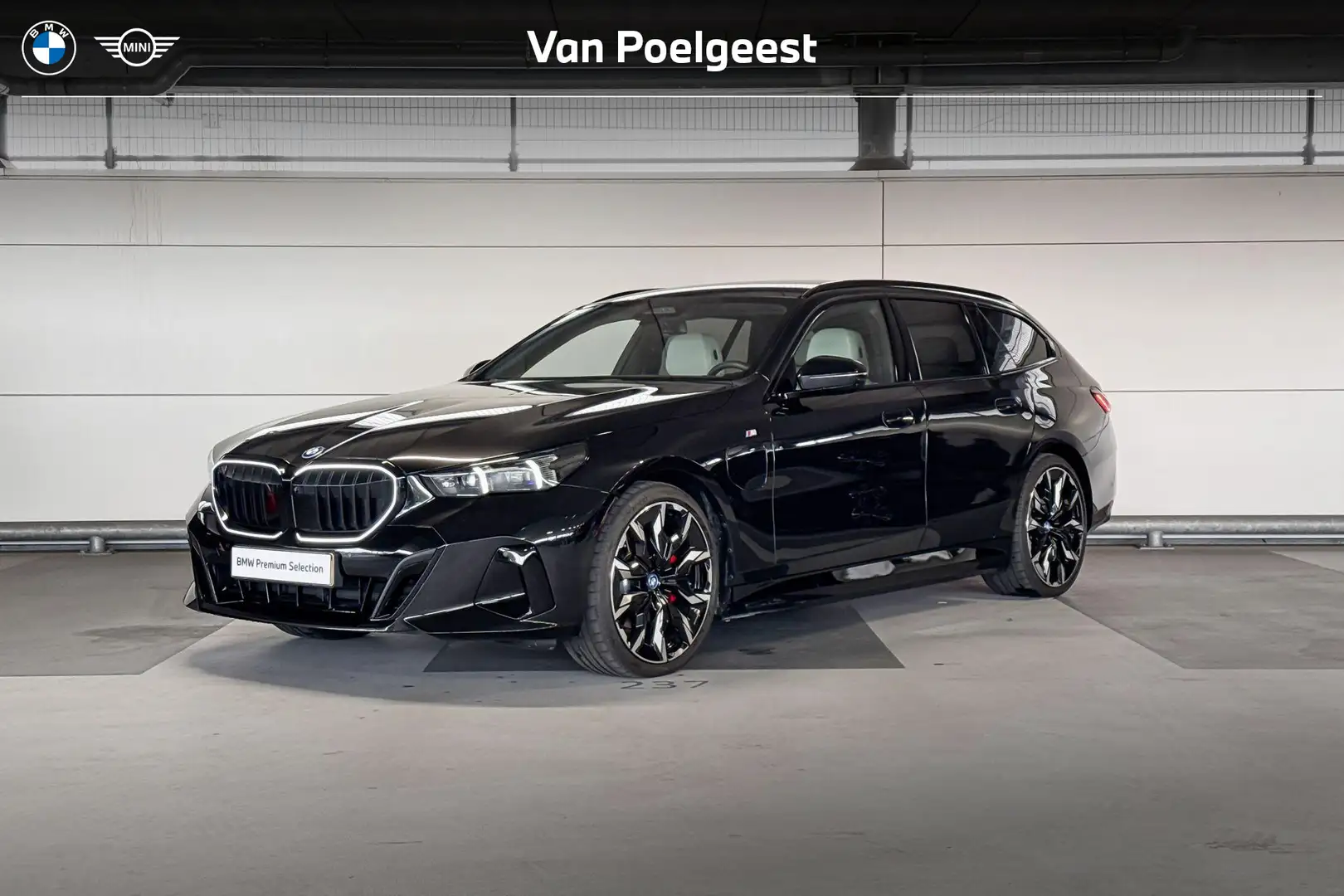 BMW 530 5 Serie Touring 530e M Sport Edition Zwart - 1
