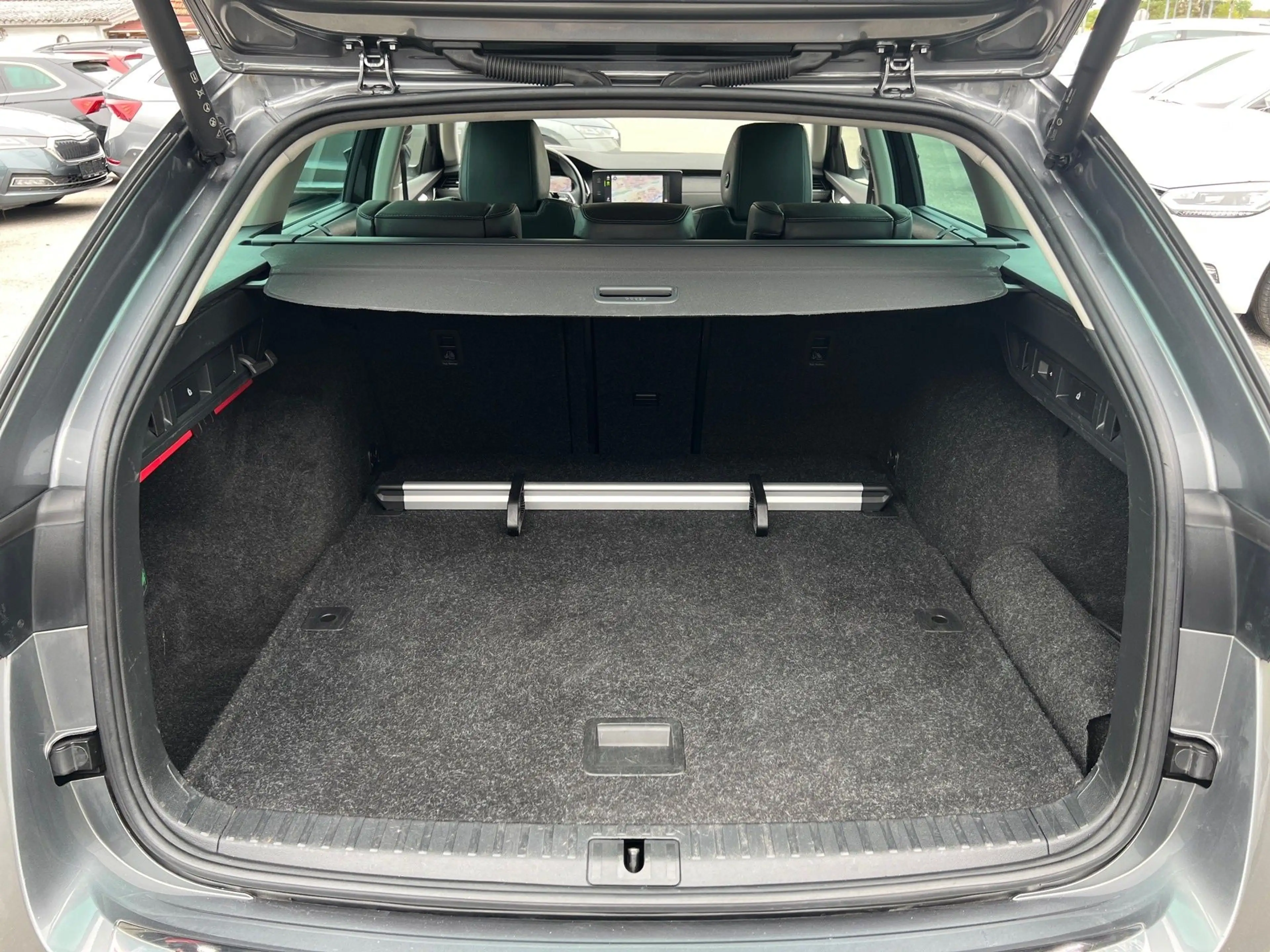 Skoda Octavia Combi 2,0 TDI Style DSG| NP €50.500 — photo 15