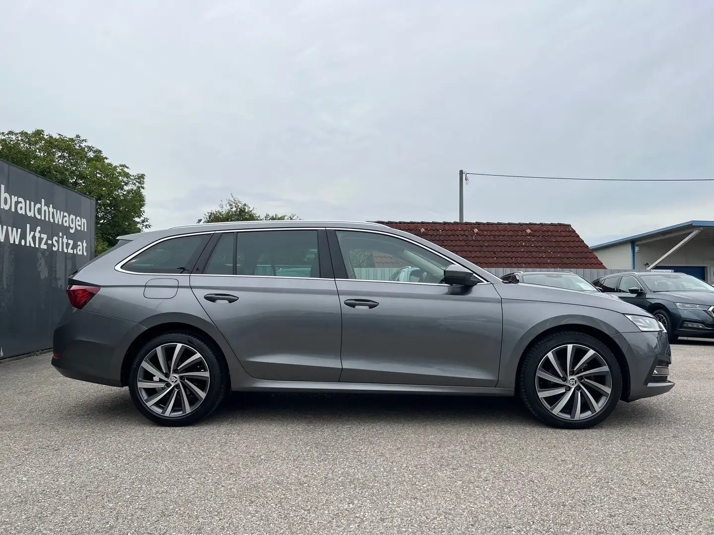 Skoda Octavia Combi 2,0 TDI Style DSG| NP €50.500 Grau - 2