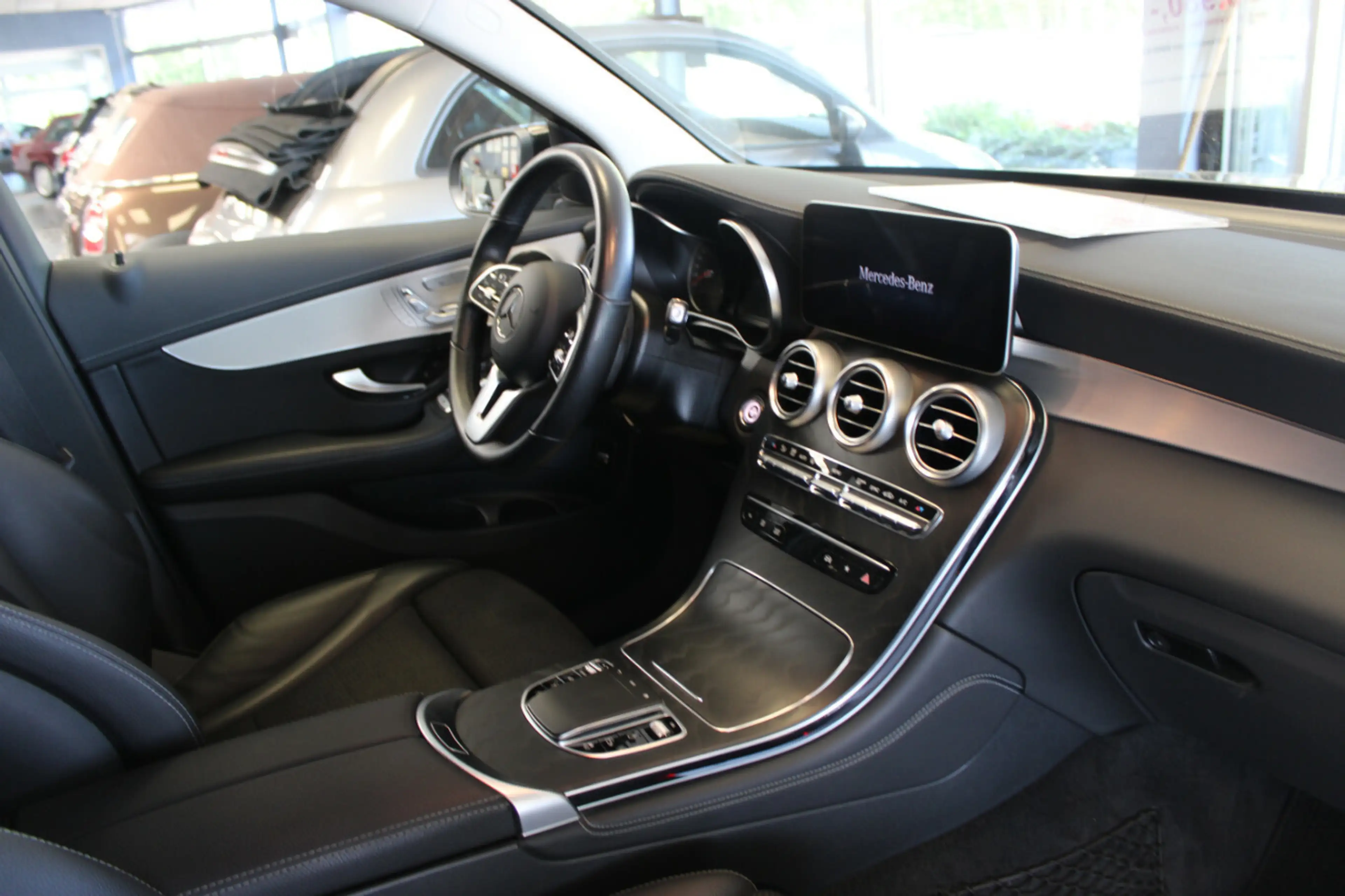 Mercedes-Benz GLC 400 d 4Matic 9G-TRONIC — photo 8