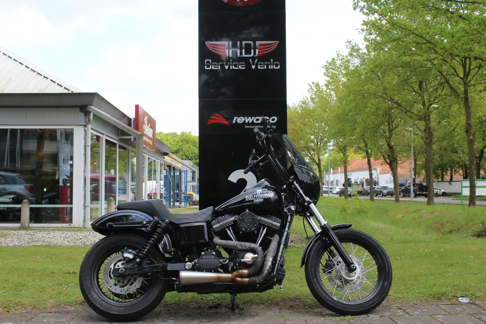Harley-Davidson Dyna Street Bob FXDB Zwart - 2