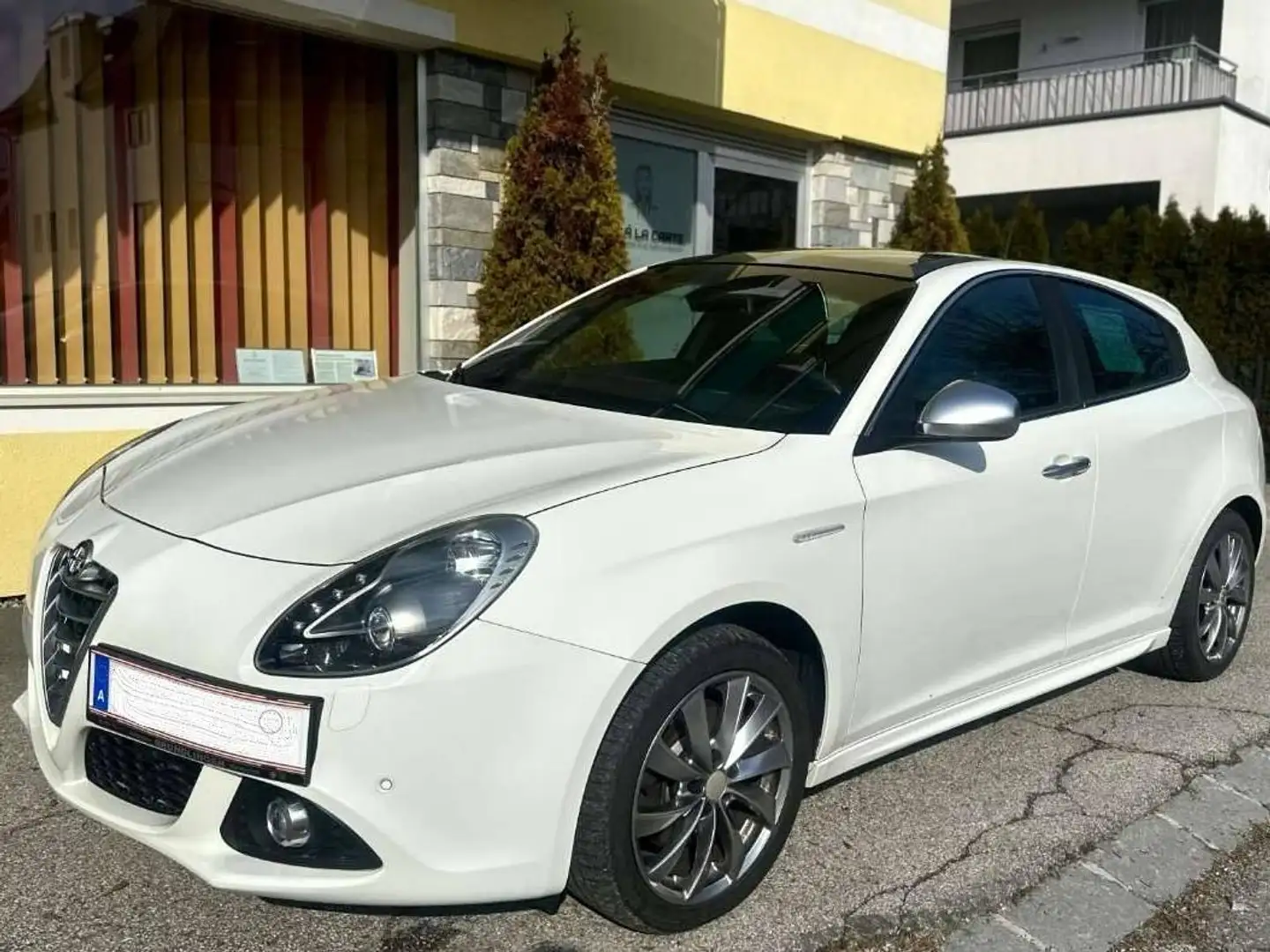 Alfa Romeo Giulietta Giulietta Exclusive 2,0 JTDM-2 Exclusive Weiß - 2