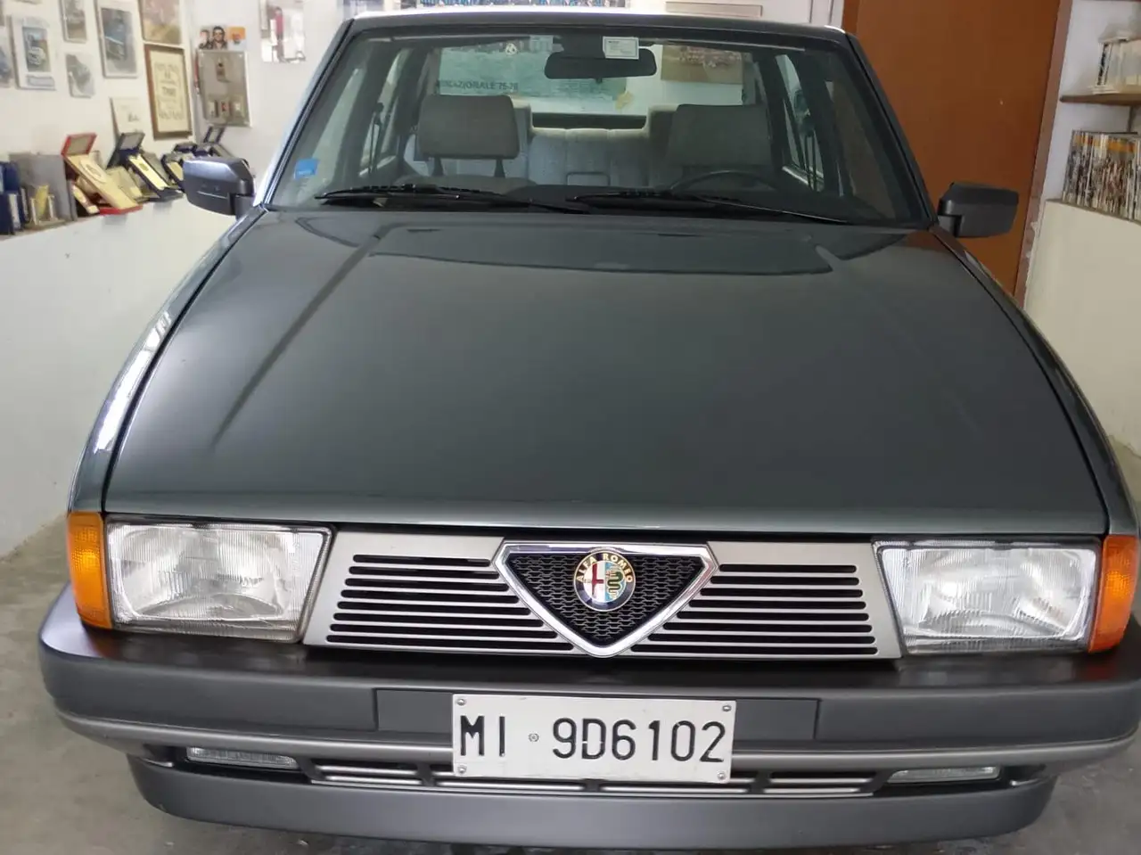 Alfa Romeo 75 1.6, foto 2