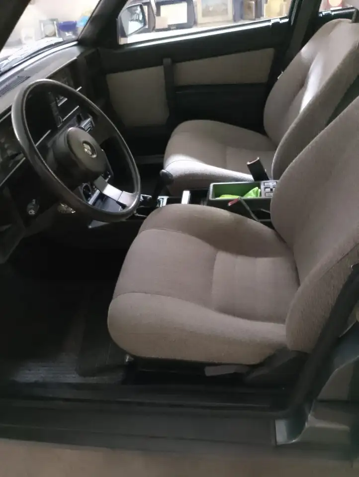 Alfa Romeo 75 1.6, foto 5
