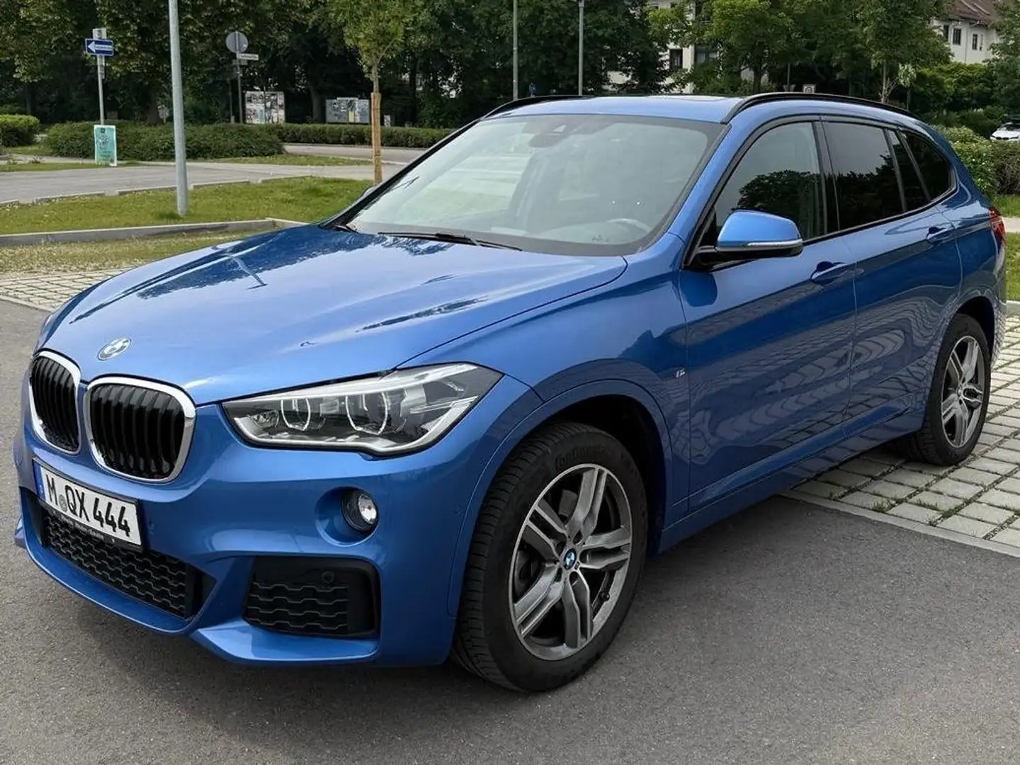 BMW X1 xDrive 20 d M Sport *2. Hand *Top Zustand Azul - 2