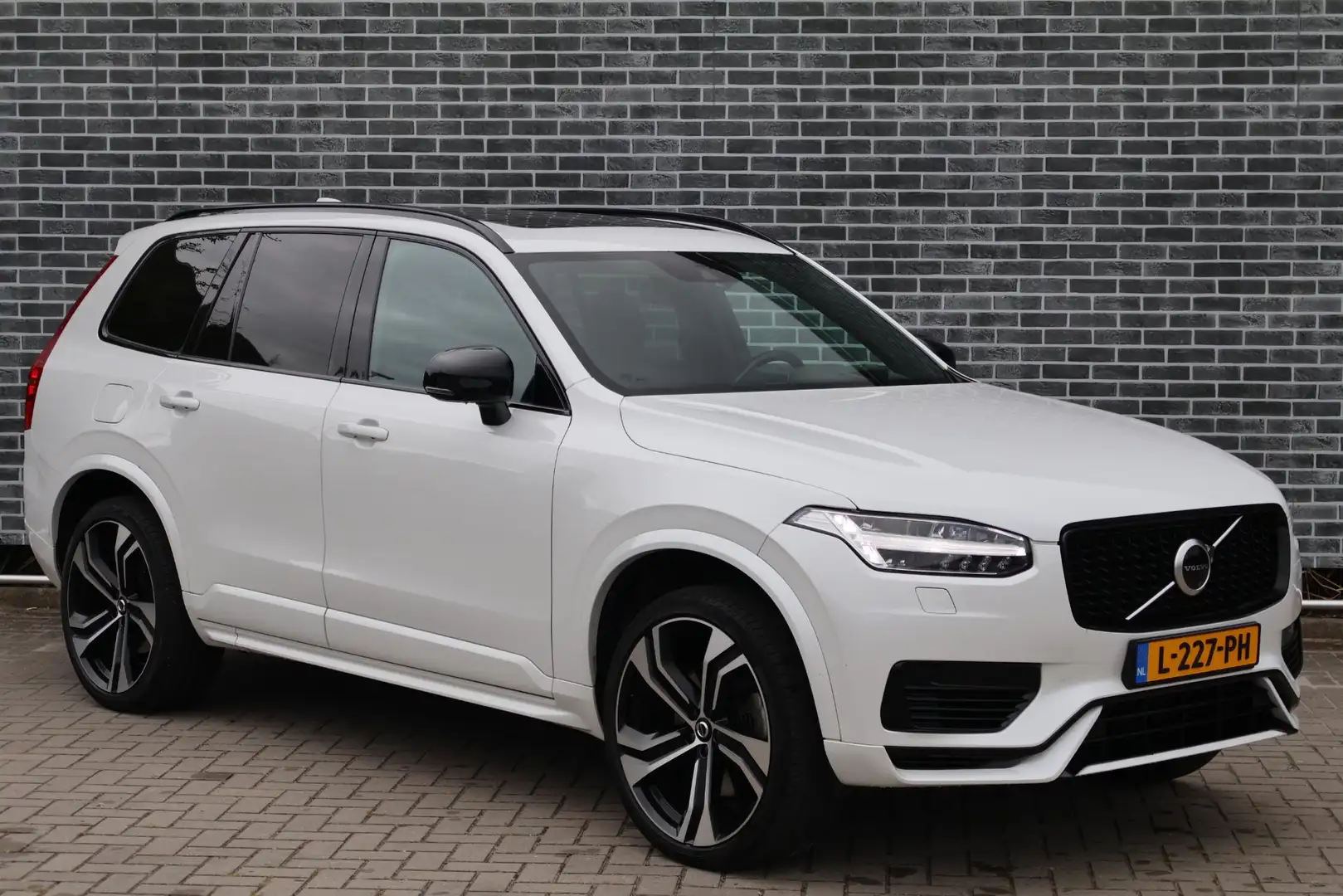 Volvo XC90 2.0 T8 Recharge AWD R-Design | Luchtvering | Schui Weiß - 2