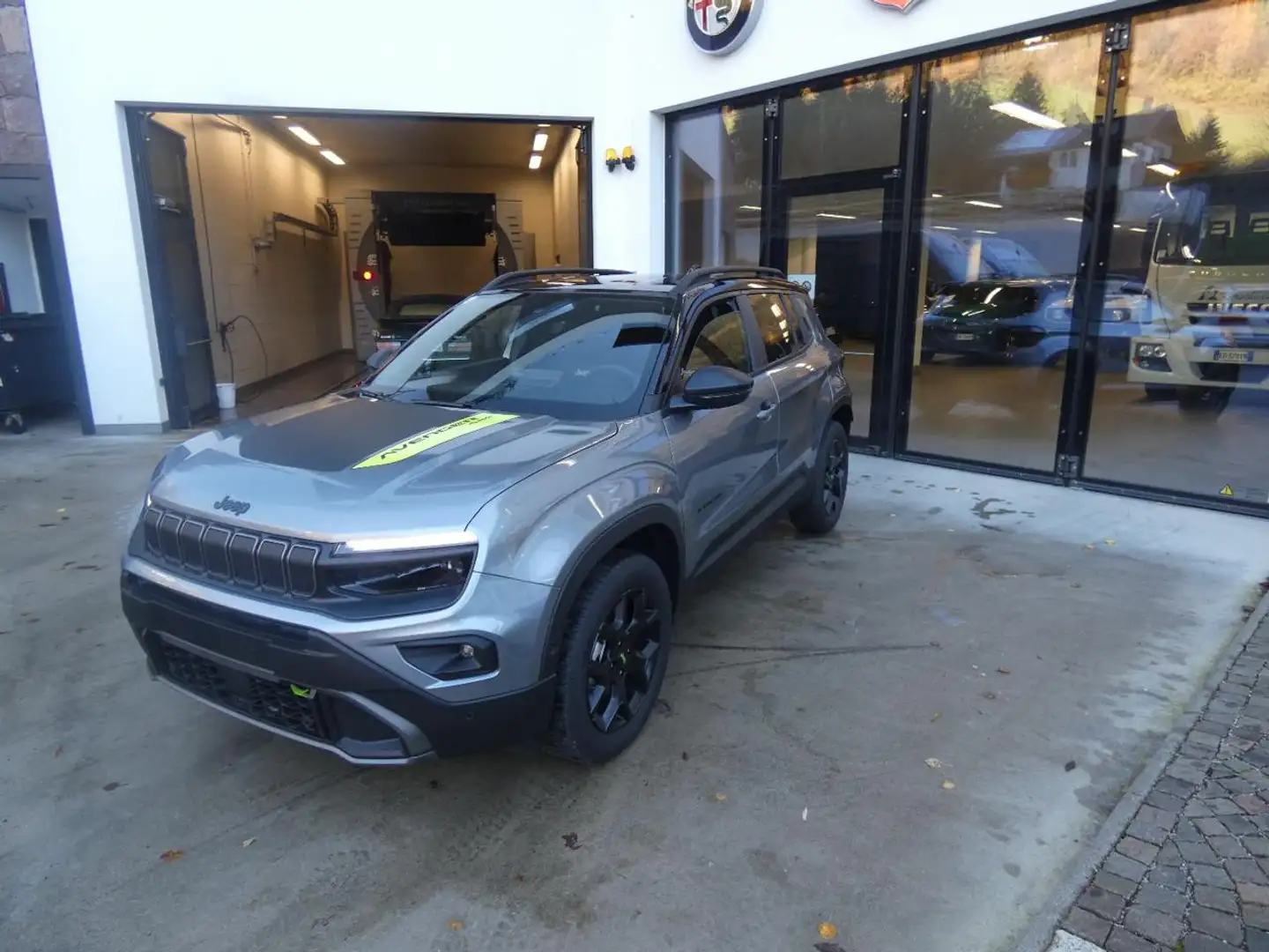 Jeep Avenger 1.2 Turbo 145 CV MHEV 4xe Upland Argent - 2