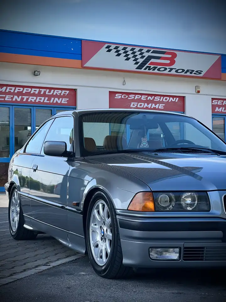 BMW 318is Coupe 2airbag cat., foto 1
