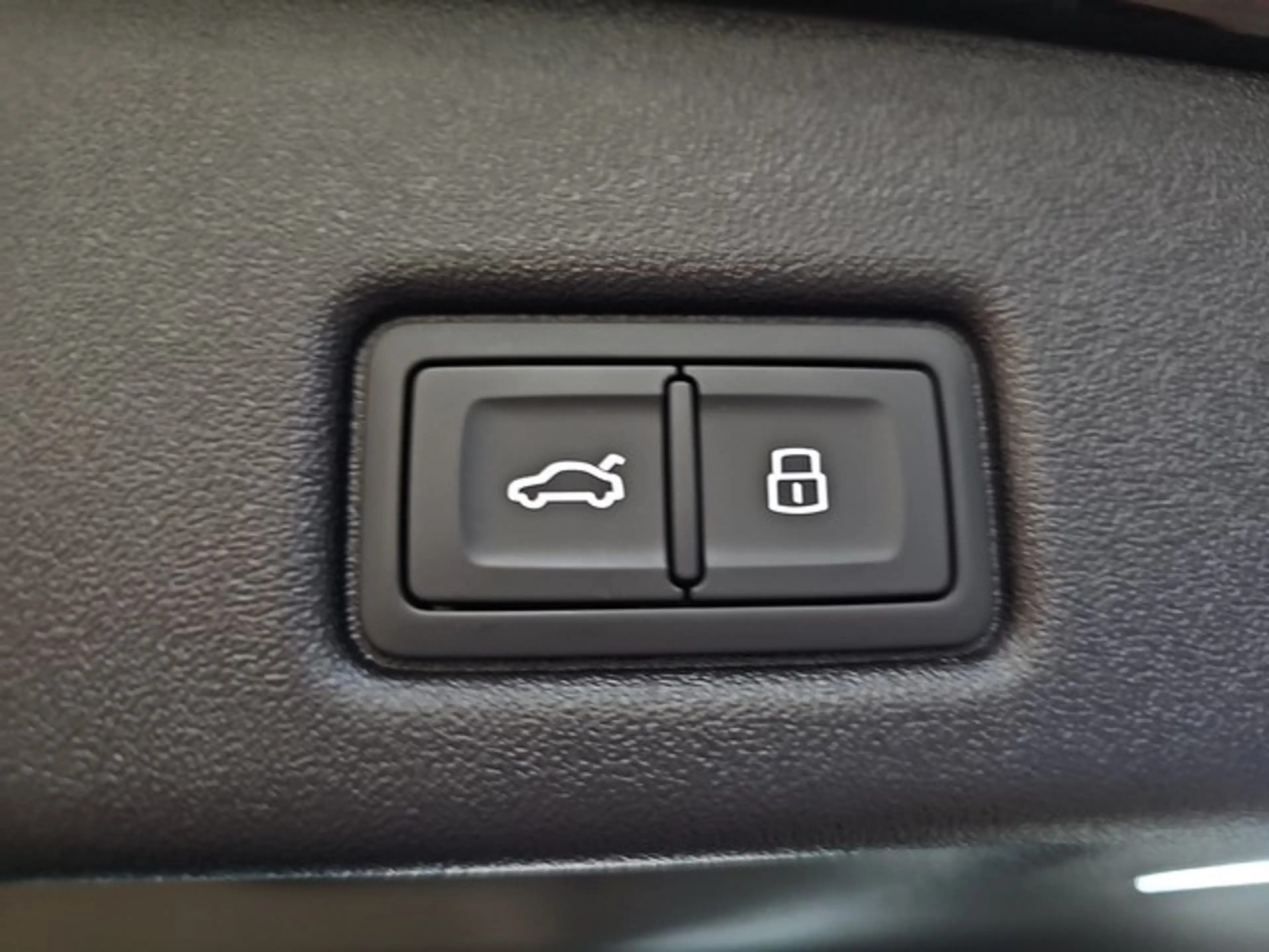 Audi Q5 Sportback 2.0 TDI quattro S tronic AHK Matrix — photo 17