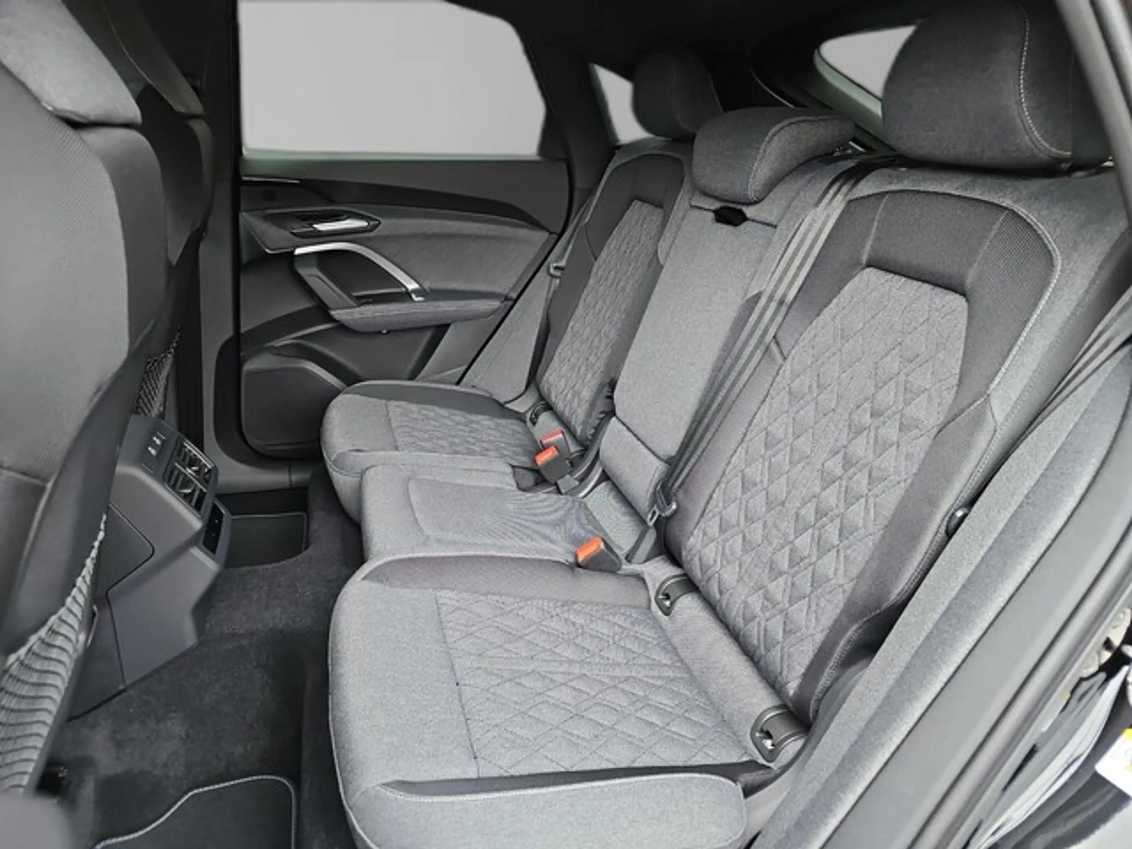 Audi Q5 Sportback 2.0 TDI quattro S tronic AHK Matrix — photo 15